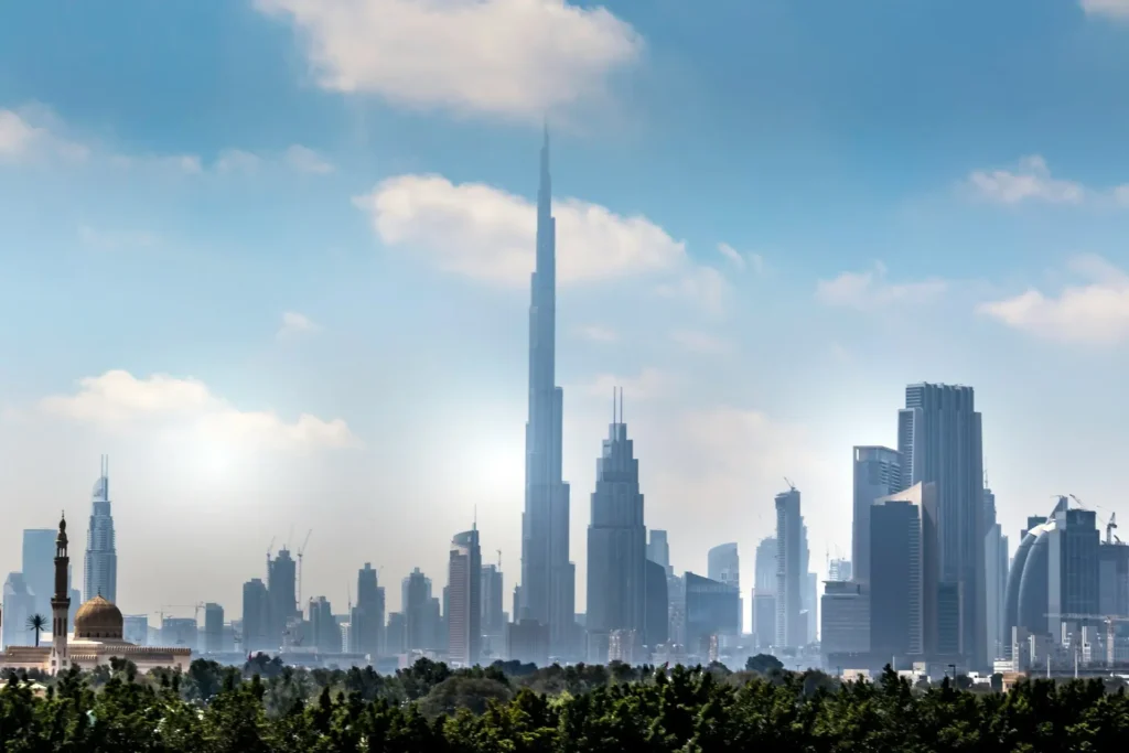 uae-foreign-trade-soars-to-historic-high-in-2023