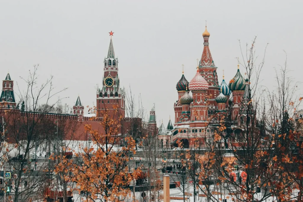 Russian Visas Soar in 2023 840,000 Issued Abroad